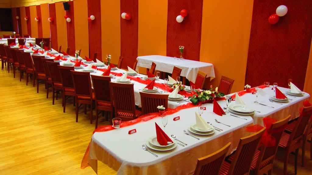 Wellness & Sport Hotel Ttc Vrchlabi Bagian luar foto