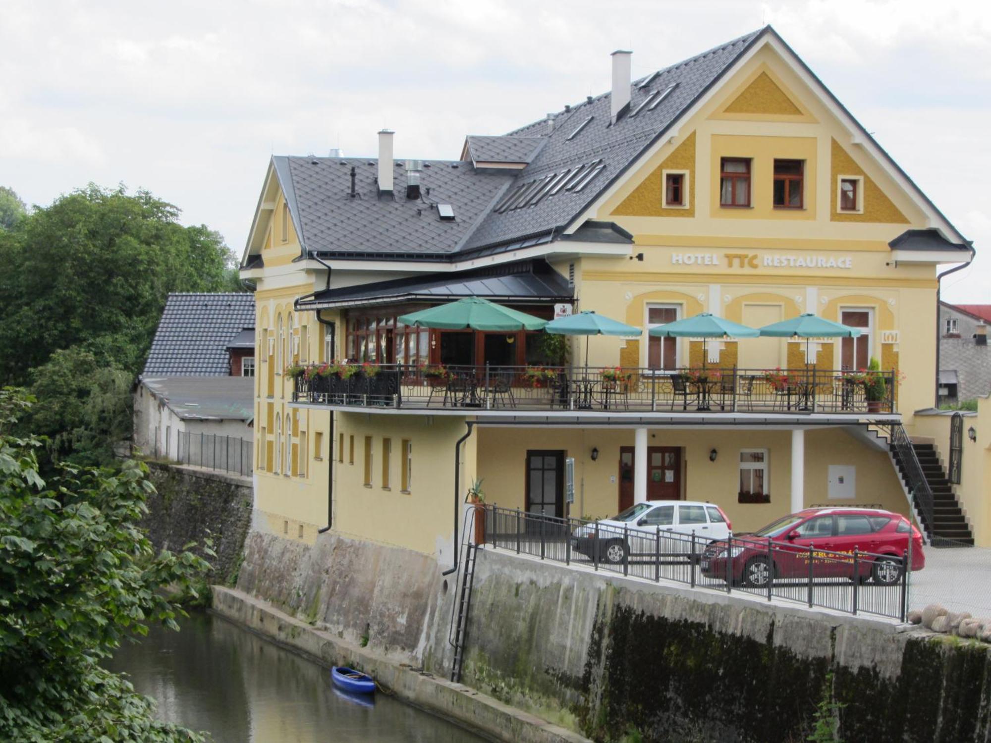 Wellness & Sport Hotel Ttc Vrchlabi Bagian luar foto